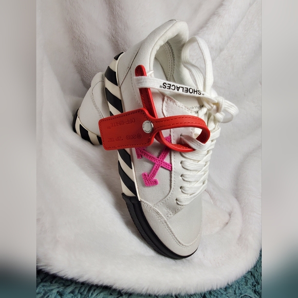 Off-White Womens Vulcanized Sneaker 'White Black Fuchsia - Picture 1 of 11